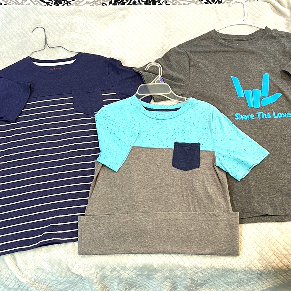 T-shirts bundle of 3 Boys size 14/16